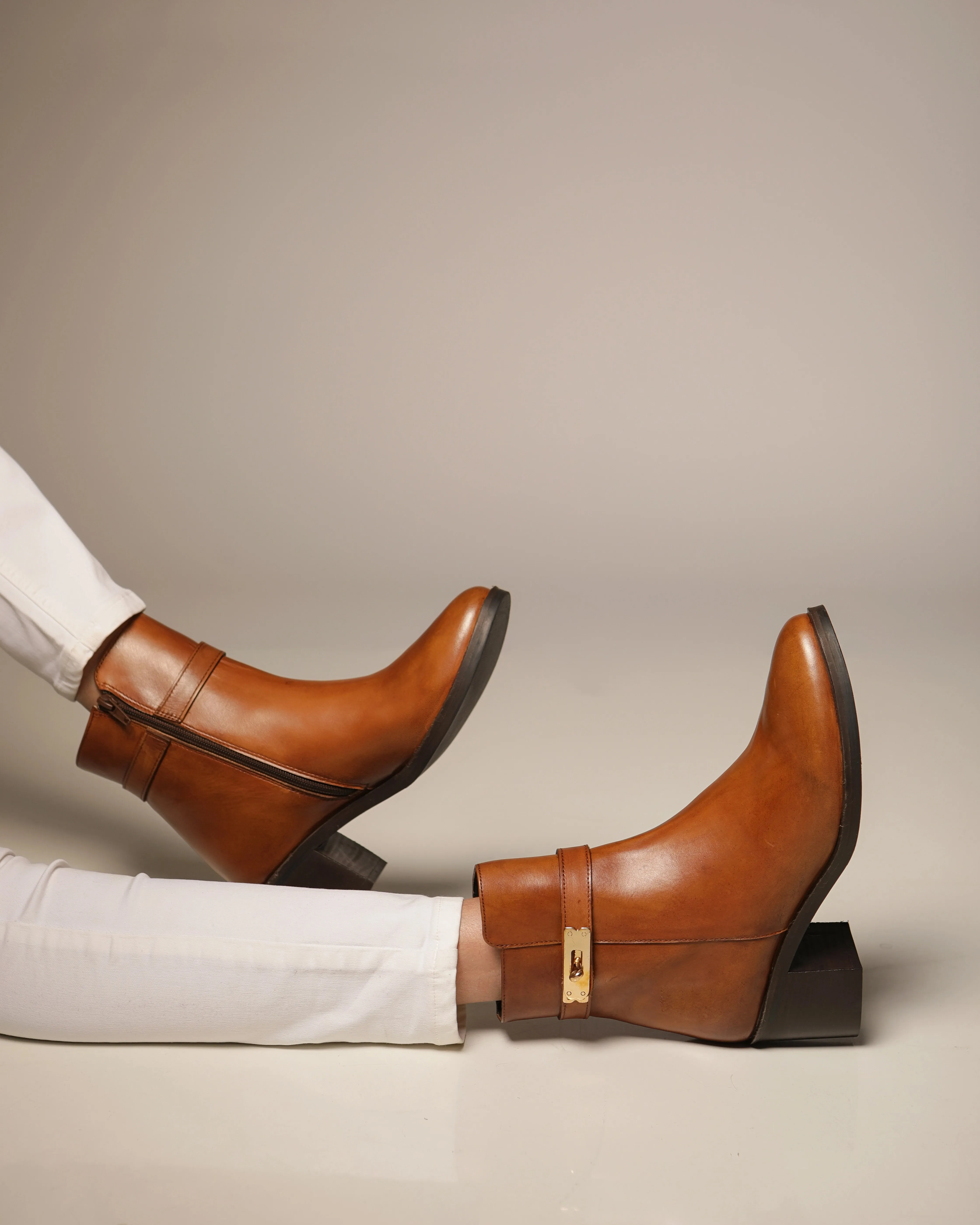 Mirage boots a talon l’atout mode pour un style affirme pour femme